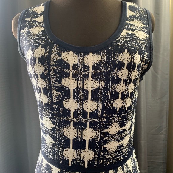 Jersey type midi dress with navy pattern - Picture 6 of 9